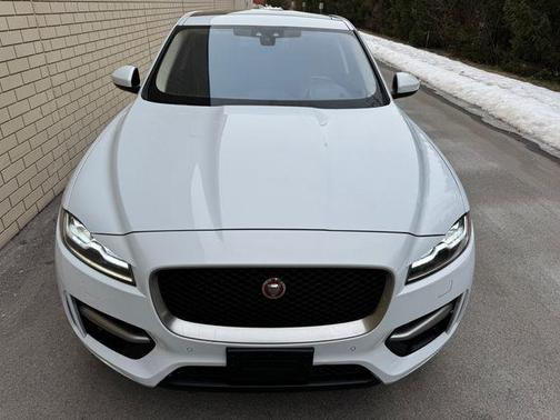 2017 Jaguar F-PACE 35t R-Sport