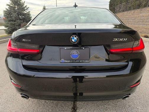 2022 BMW 330 i xDrive