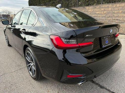 2022 BMW 330 i xDrive