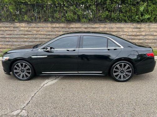 Diamond Black 2017 Lincoln Continental Reserve