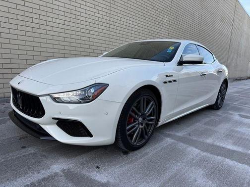 2022 Maserati Ghibli Modena Q4