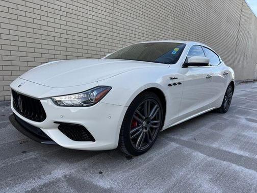 2022 Maserati Ghibli Modena Q4