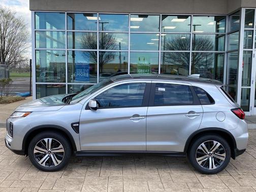 Alloy Silver Metallic 2026 Mitsubishi Outlander Sport 2.0 ES