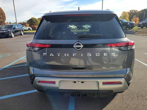2025 Nissan Pathfinder SL 4WD