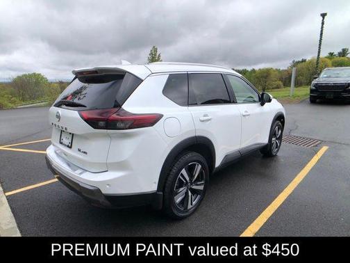 Everest White Pearl 2025 Nissan Rogue SL