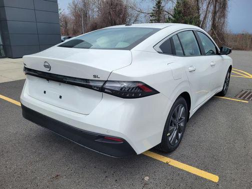 Aspen White Tricoat 2026 Nissan Sentra SL