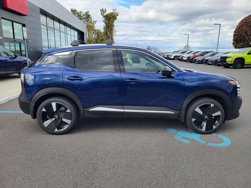 Deep Blue Pearl 2026 Nissan Kicks SR