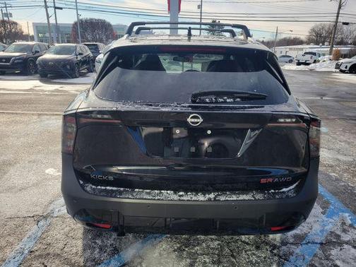 Super Black 2026 Nissan Kicks SR