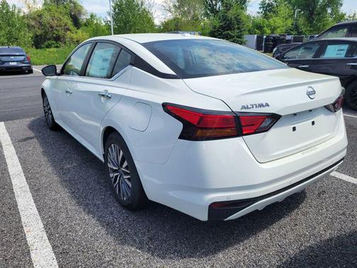 Glacier White 2026 Nissan Altima 2.5 SV