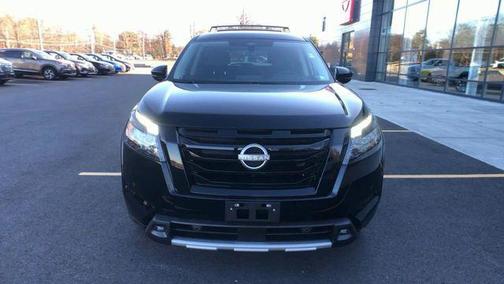 2025 Nissan Pathfinder SL 4WD