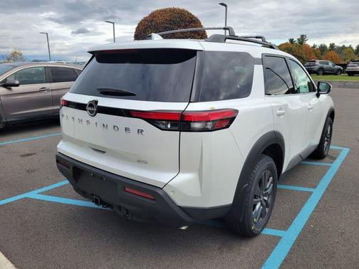 2025 Nissan Pathfinder SV 4WD