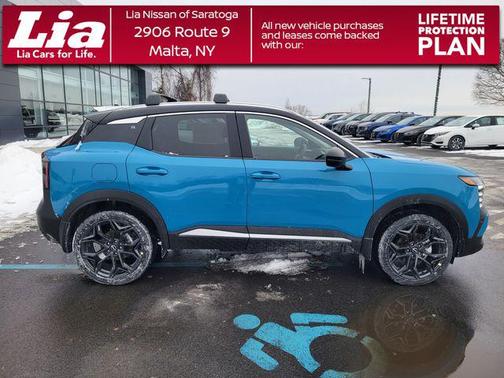 Arctic Ice Blue Metallic/Super Black 2026 Nissan Kicks SR