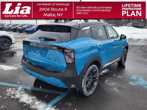Arctic Ice Blue Metallic/Super Black 2026 Nissan Kicks SR