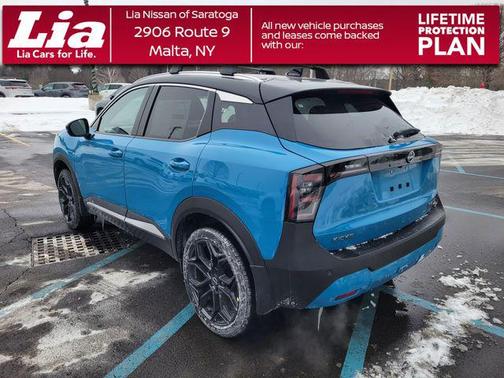 Arctic Ice Blue Metallic/Super Black 2026 Nissan Kicks SR