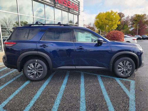 2025 Nissan Pathfinder SV 4WD