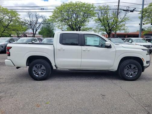 2025 Nissan Frontier SV