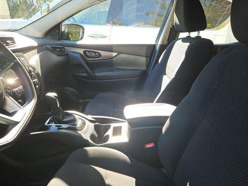 2022 Nissan Rogue Sport S