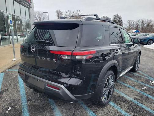 2026 Nissan Pathfinder Platinum