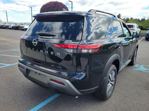 Super Black 2026 Nissan Pathfinder SL