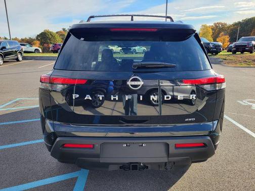 2025 Nissan Pathfinder SV 4WD