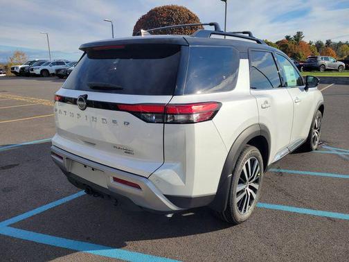 2025 Nissan Pathfinder Platinum 4WD