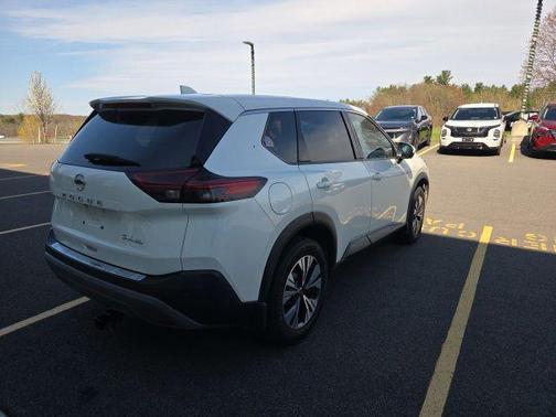 Pearl White Tricoat 2021 Nissan Rogue SV