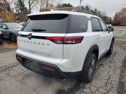 2025 Nissan Pathfinder SV 4WD