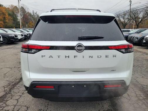2025 Nissan Pathfinder SV 4WD