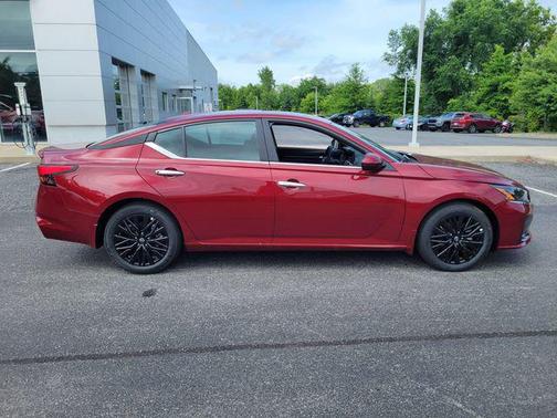 2025 Nissan Altima SV FWD