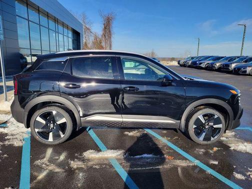 Super Black 2026 Nissan Kicks SR