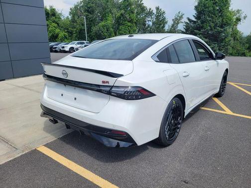 Aspen White Tricoat 2026 Nissan Sentra SR