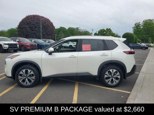 Pearl White Tricoat 2023 Nissan Rogue SV