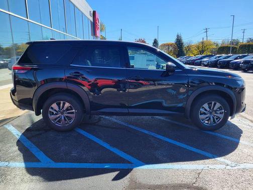 2025 Nissan Pathfinder S 4WD