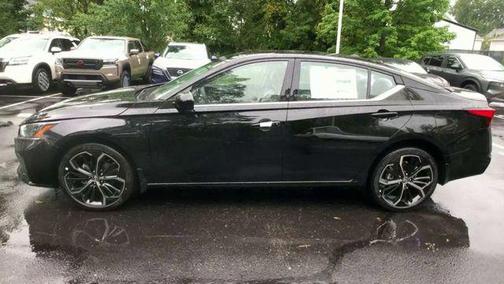 Super Black 2026 Nissan Altima SR AWD