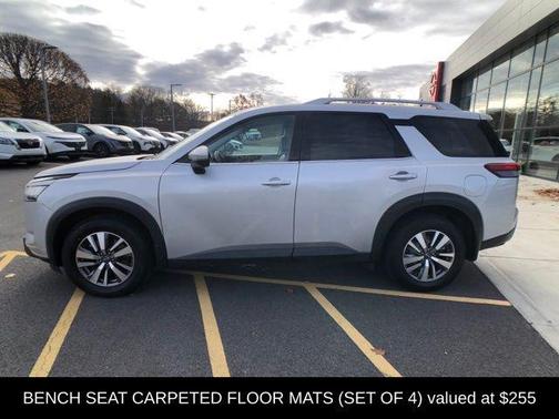 2022 Nissan Pathfinder SL 4WD