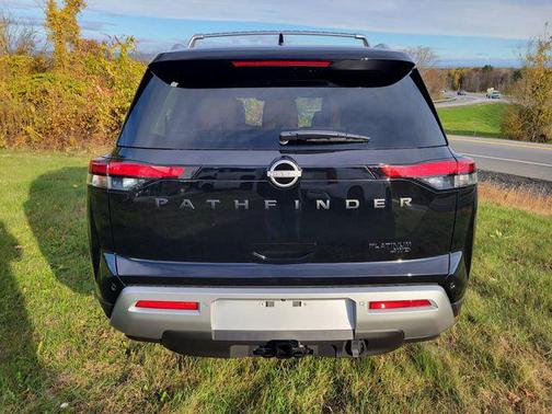 2025 Nissan Pathfinder Platinum 4WD