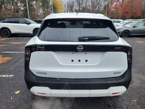 2026 Nissan Kicks SV