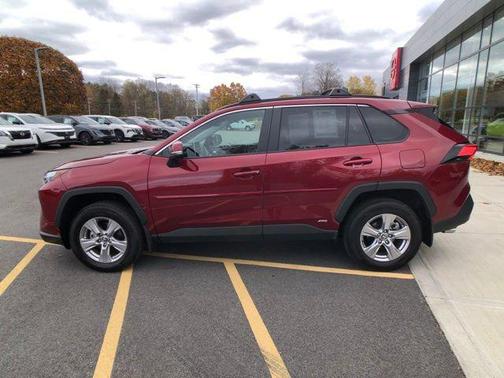 2025 Toyota RAV4 Hybrid XLE