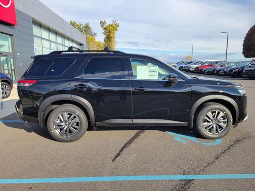 2025 Nissan Pathfinder SV 4WD