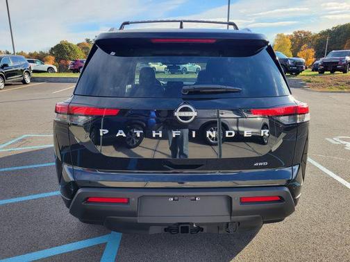 2025 Nissan Pathfinder SV 4WD