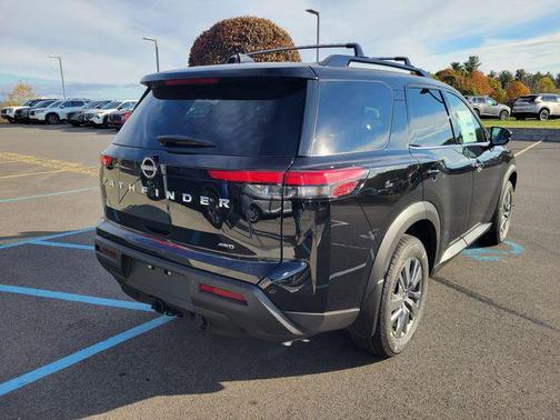 2025 Nissan Pathfinder SV 4WD