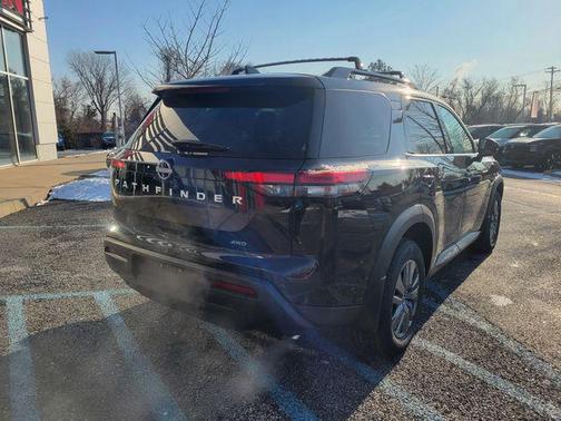 2025 Nissan Pathfinder SV 4WD