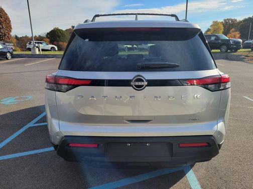 2025 Nissan Pathfinder SV 4WD