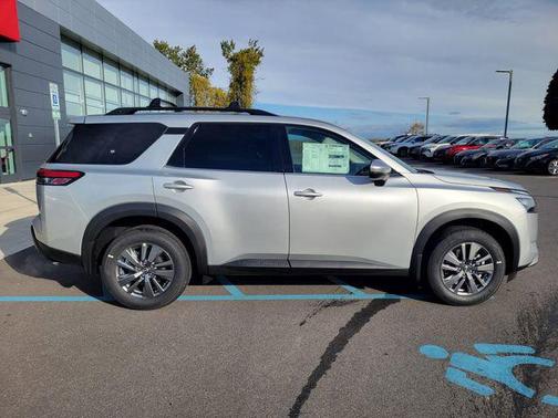 2025 Nissan Pathfinder SV 4WD