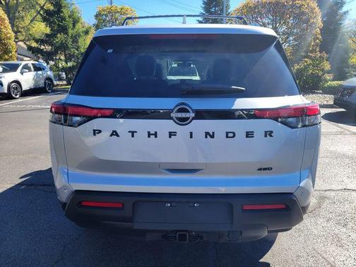2025 Nissan Pathfinder SV 4WD
