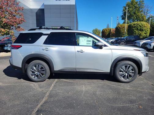 2025 Nissan Pathfinder SV 4WD