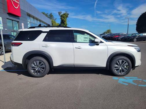 2025 Nissan Pathfinder SV 4WD