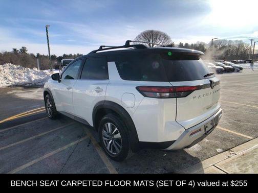 2022 Nissan Pathfinder SL 4WD