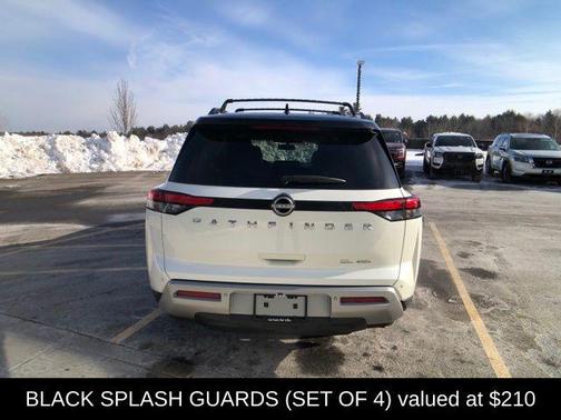 2022 Nissan Pathfinder SL 4WD