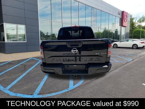 Super Black 2023 Nissan Frontier SV